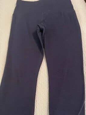 Athleta Navy Elation Textured Capri Leggings  Sz SP